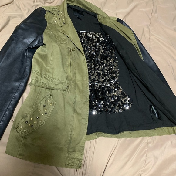 Beautiful Jacket and top 🤩🤩 - Picture 1 of 2